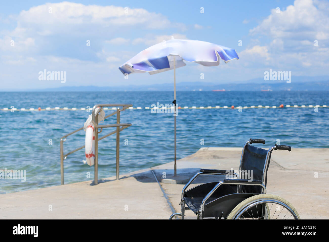 Beach Wheelchair Stock Photos & Beach Wheelchair Stock Images Alamy