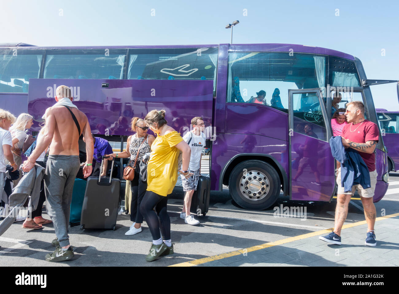 Gran Canaria, Canary Islands, Spain. 26th September, 2019. Thomas Cook  customers arrive at Gran Canaria airport, where four repatriation flights  to the UK are scheduled for Thursday night (26th September). Atol staff