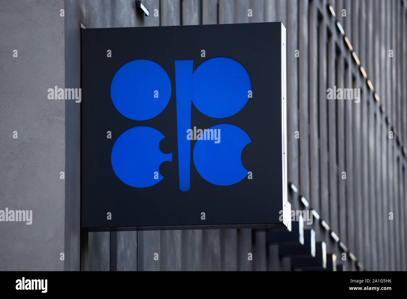 Vienna, Austria. 26th Sep, 2019. The logo of the Organization of the Petroleum Exporting Countries (OPEC) at the headquarters. Credit: Omar Marques/SOPA Images/ZUMA Wire/Alamy Live News Stock Photo
