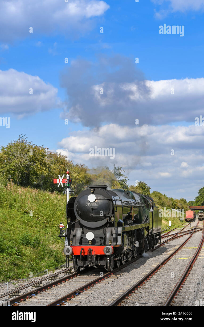 CHELTENHAM, ENGLAND - SEPTEMBER 2019: The Peninsular and Oriental steam locomotive on the Gloucestershire and Warwickshire Railway Stock Photo