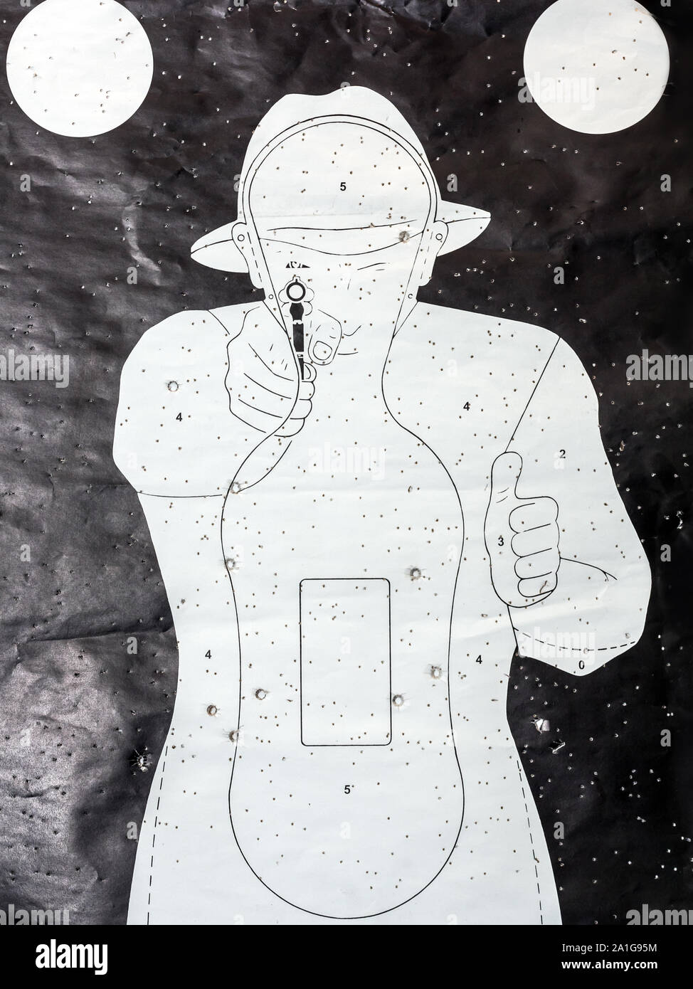 Silhouette shooting target hi-res stock photography and images - Alamy