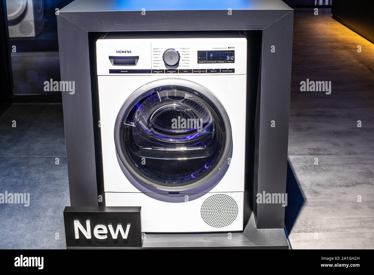 Berlin, Germany, Sep 2019, Siemens washing machine tumble dryer on display,  Siemens exhibition pavilion showroom, Global Innovations Show IFA 2019  Stock Photo - Alamy