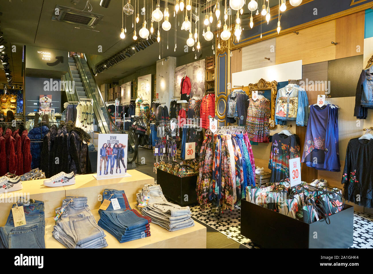 Desigual Store High Resolution Stock Photography and Images - Alamy