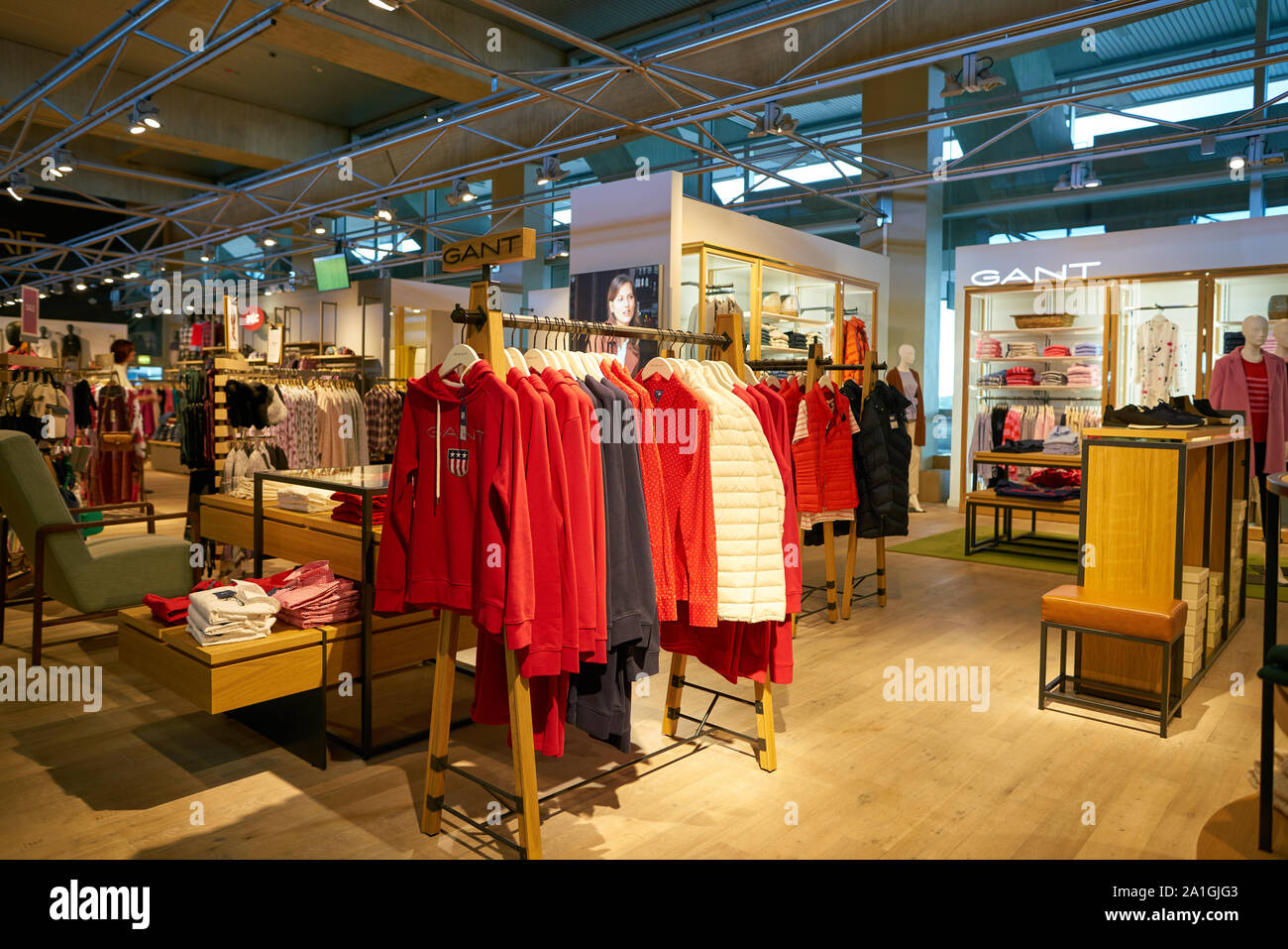 Gant Shopping High Resolution Stock Photography and Images - Alamy