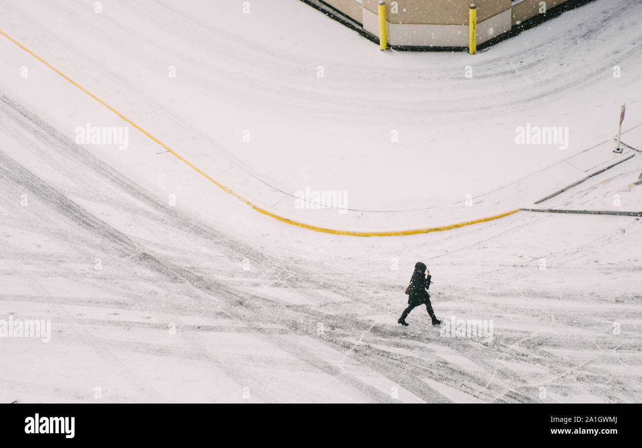 Snowy high street hi-res stock photography and images - Alamy
