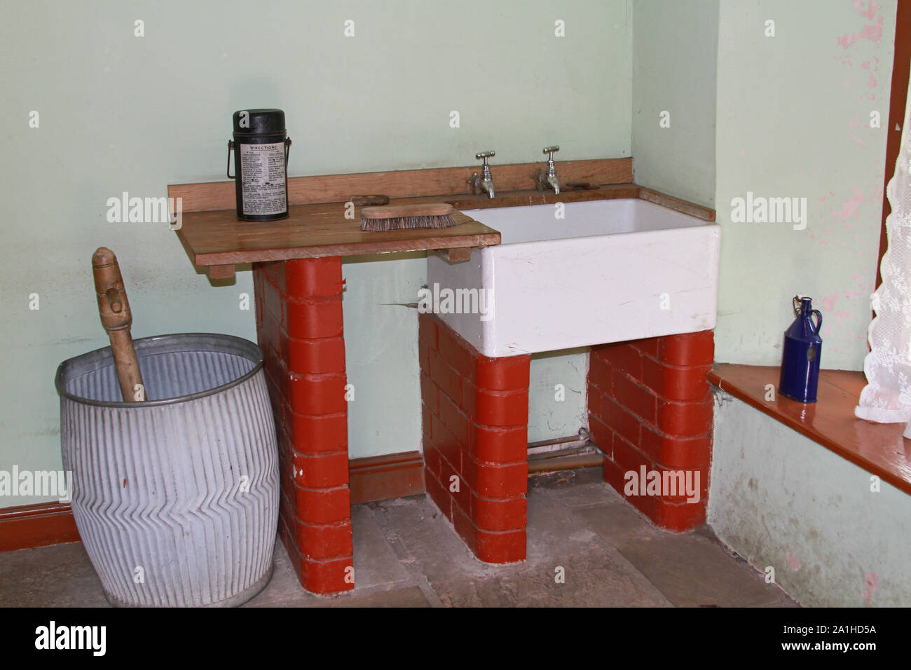 Victorian wash day hi-res stock photography and images - Alamy