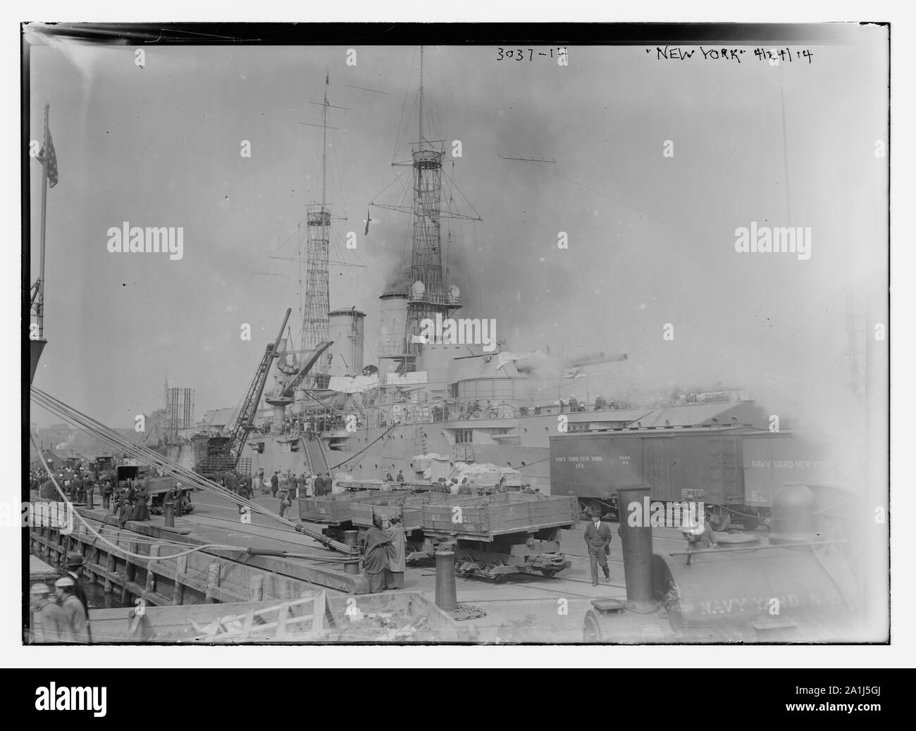 New york april 24 Black and White Stock Photos & Images - Alamy