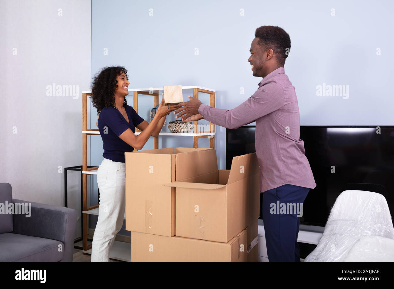 Home unpack hi res stock photography and images Alamy