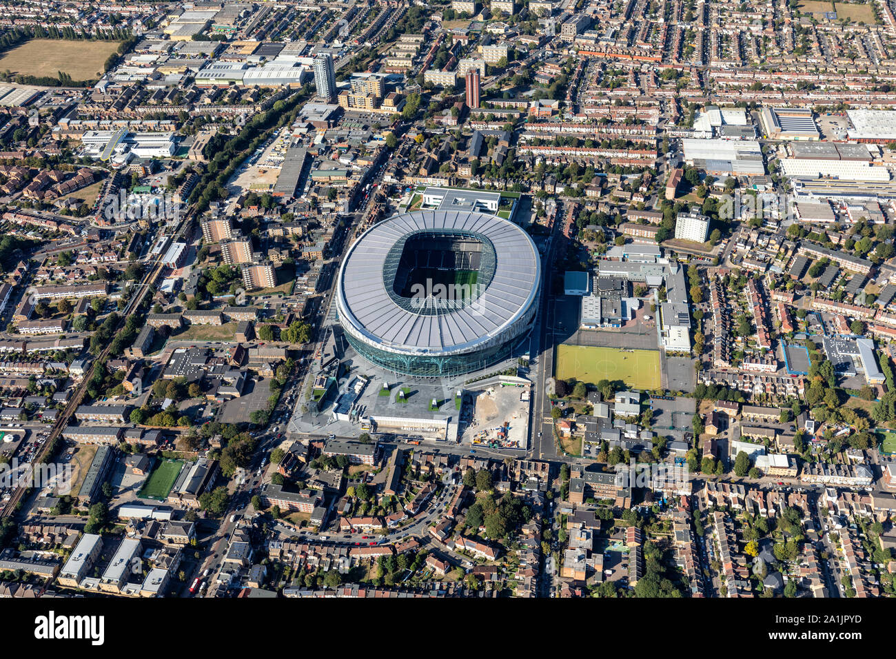 september-2019-new-tottenham-hotspur-football-club-stadium-in-north-london-england-2A1JPYD.jpg