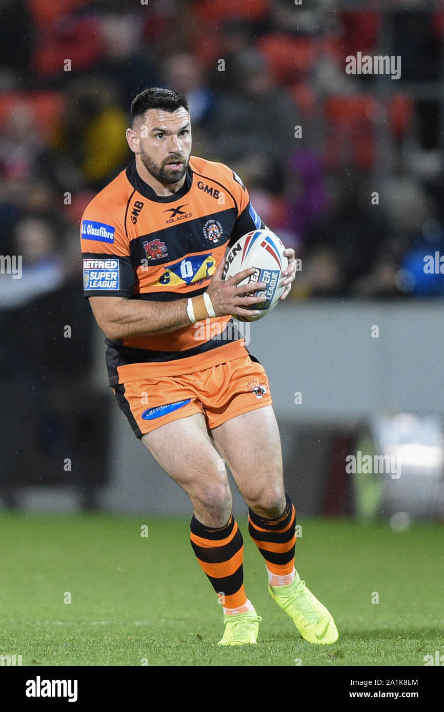 26th September 2019 ,  AJ Bell Stadium, Salford, England;  Betfred Super League Rugby, Round Eliminator 2, Salford Red Devils vs Castleford Tigers ; Matt Cook (18) of Castleford Tigers during the game. Credit: Richard Long/News Images Stock Photo