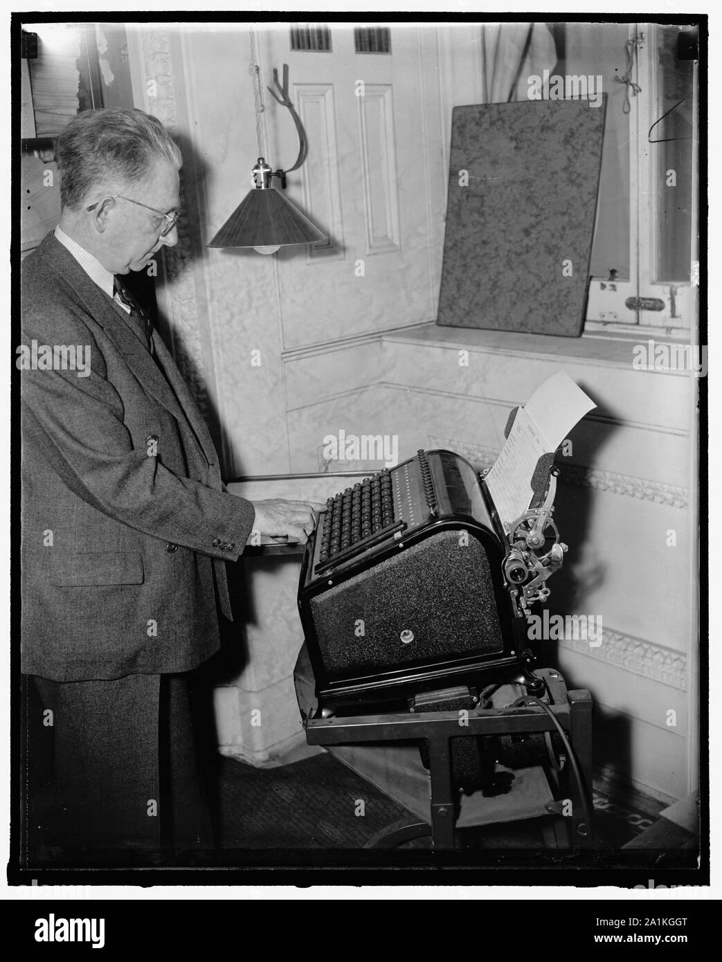 Adding recording machine hi-res stock photography and images - Alamy