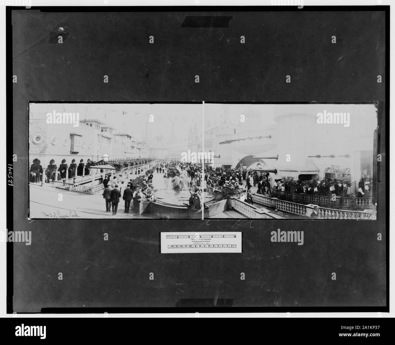 Theme park nostalgia Black and White Stock Photos & Images - Alamy