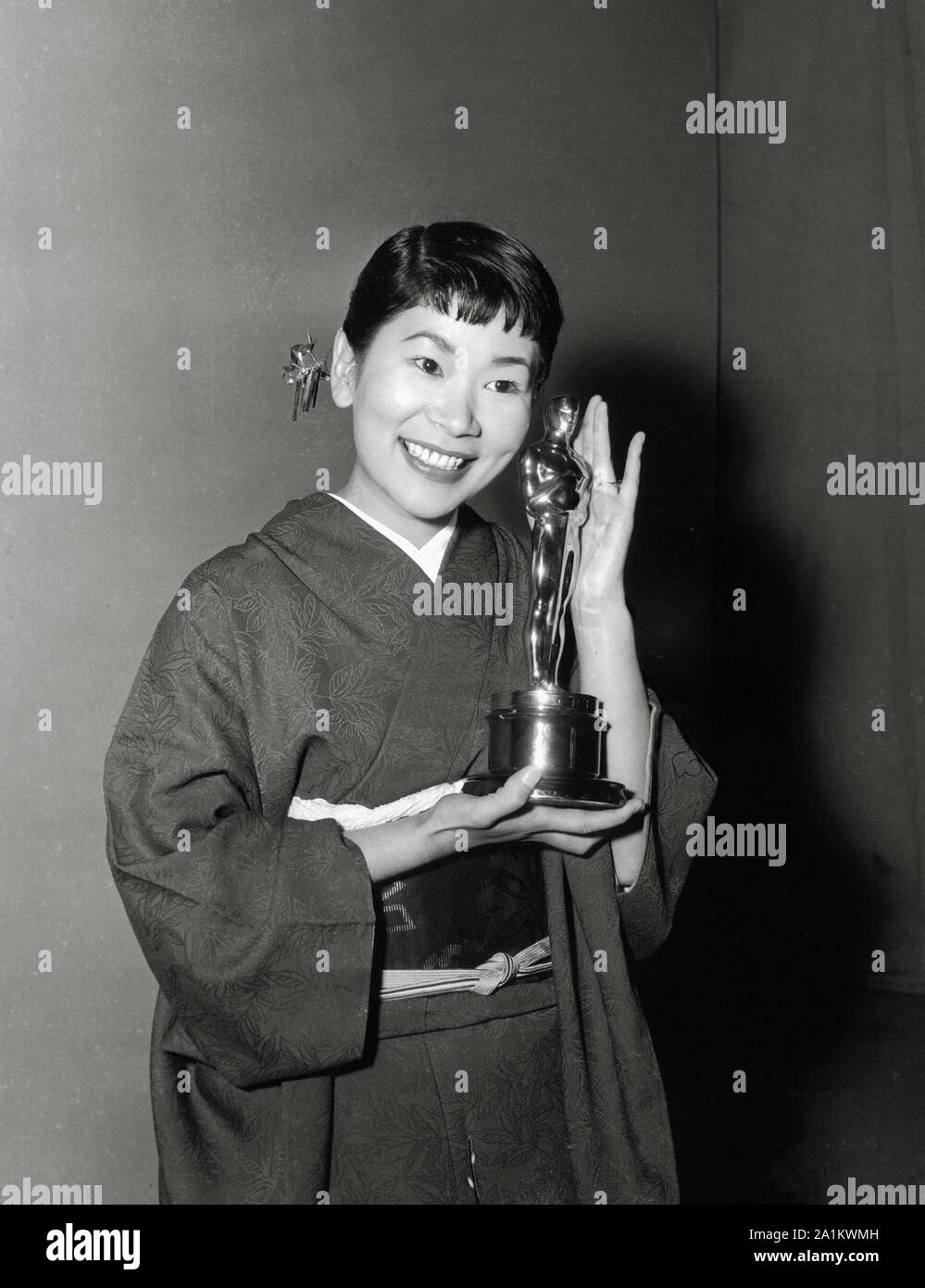Miyoshi Umeki, winner of Best Supporting Actress for 'Sayonara,' at The 30th Annual Academy Awards (1958)   File Reference # 33848-705THA Stock Photo