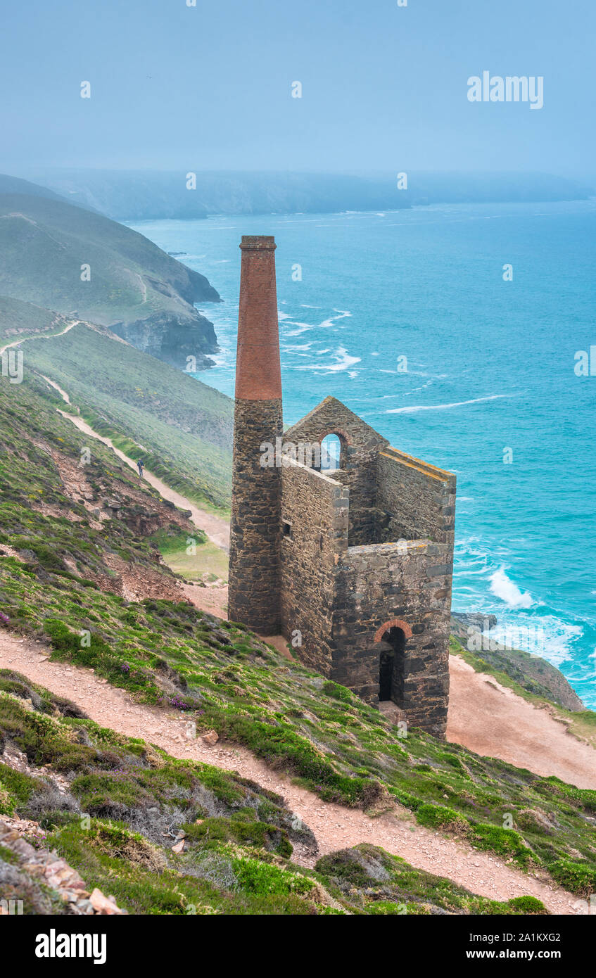 Towanroath Engine House, part of Wheal Coates Tin Mine on the Cornish coast near St Agnes, Cornwall, England. UK. Stock Photo