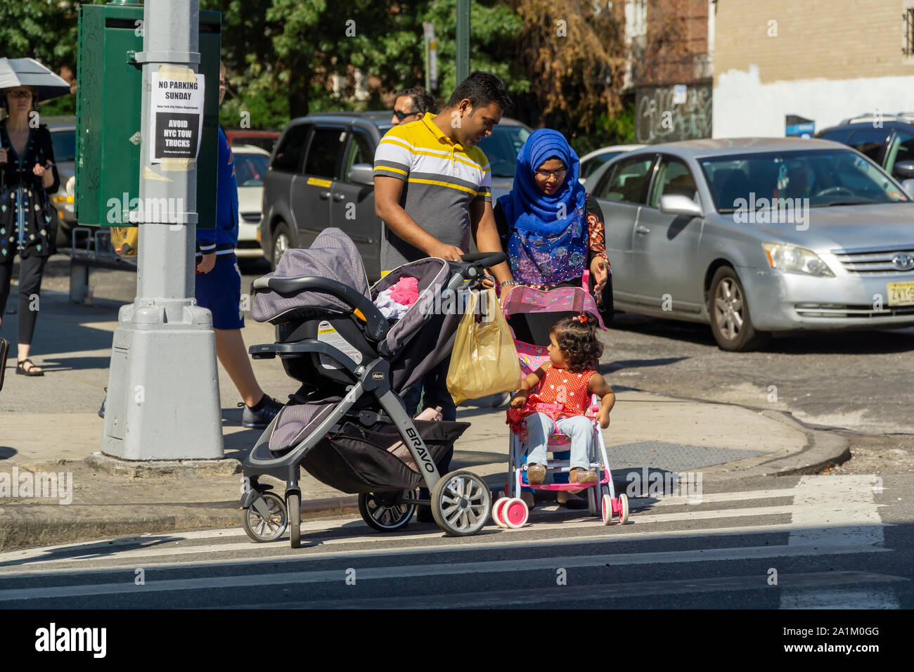 Busy Jackson Heights neighborhood in Queens in New York on Saturday, September 21, 2019. The Jackson Heights neighborhood is home to a mosaic of ethnic groups  which include Hispanics, Indians, Pakistanis, Tibetans, Southeast Asian as well as long-time Jewish and Italian residents.  (© Richard B. Levine) Stock Photo