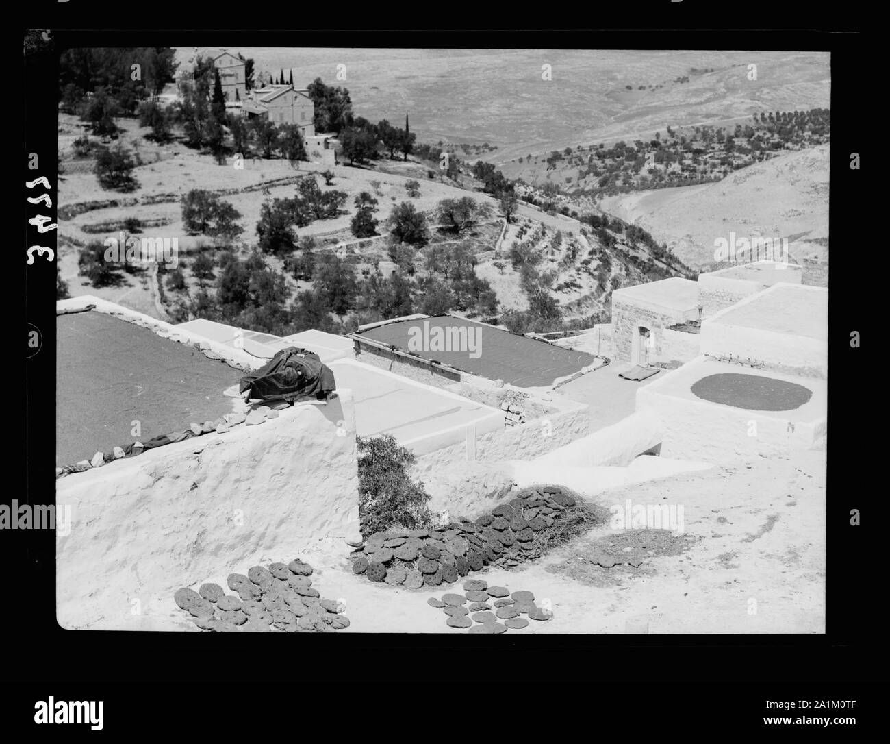 Flat roofs israel hi-res stock photography and images - Alamy