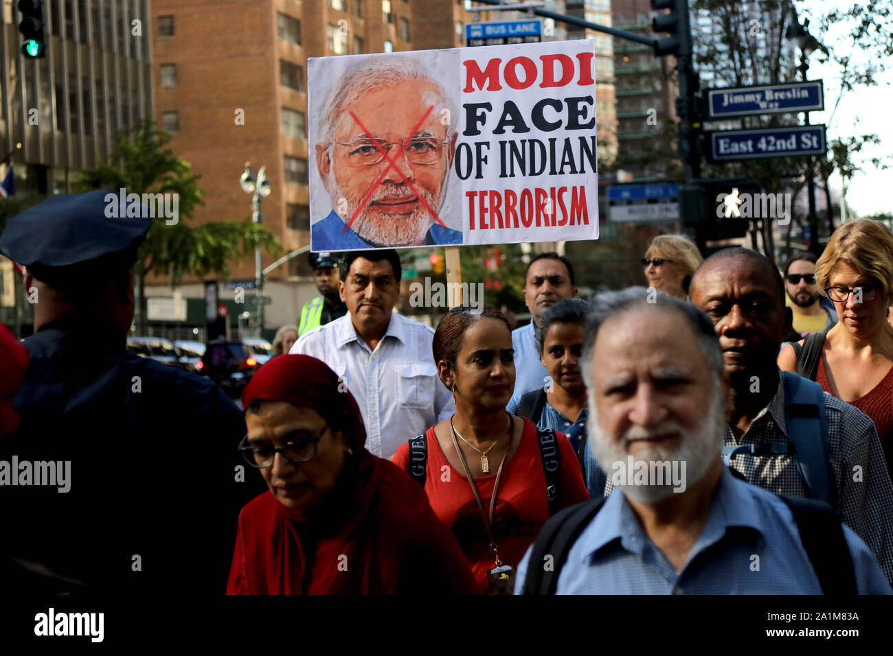 New York City, New York, USA. 27th Sep, 2019. Thousands of Friends of Kashmir protested the Indian government policies and actions towards Kashmir on the last day of the United Nation General Assembly (UNGA74) at Dag HammarskjÃ¶ld Plaza in New York City on 27 Sep, 2019, to rally in support of the right of self-determination for Kashmiris and ending the occupation of the conflicted Kashmir region. Credit: G. Ronald Lopez/ZUMA Wire/Alamy Live News Stock Photo