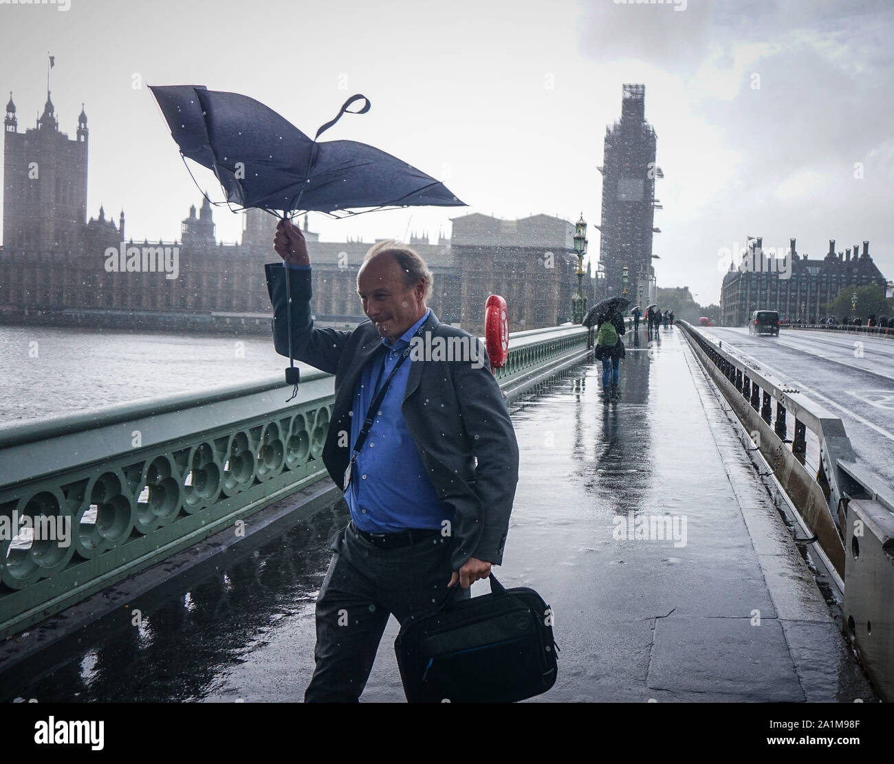 London, United Kingdom . 27th Sep, 2019. London, UK. 27 SEPTEMBER, UK  WEATHER. Heavy rain broke out on Westminster Bridge this afternoon. Photo  by (Ioannis Alexopolos/Alamy Live News Stock Photo - Alamy