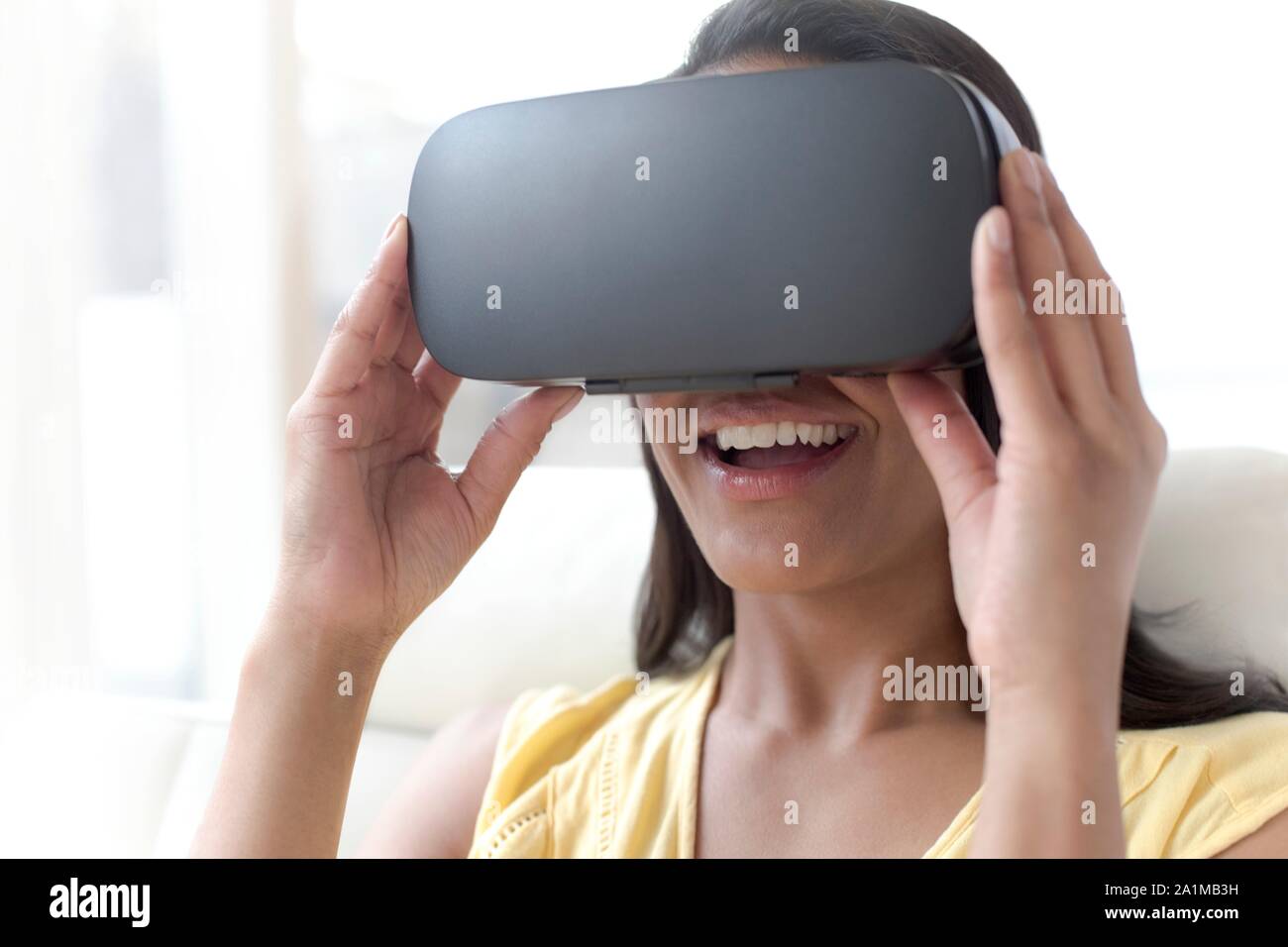 Indian wearing vr headset hi-res stock photography and images - Alamy