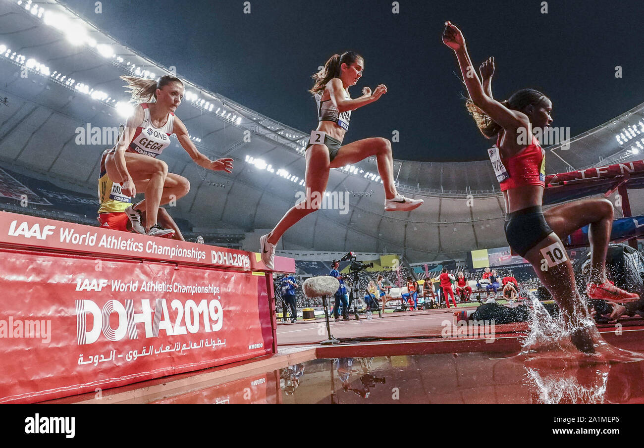 Doha, Qatar. 27th Sep, 2019. Athletics, World Championships, World Championships in Khalifa International Stadium: 3000m, Obstacle Course, Women, Qualification: Gesa Felicitas Krause (M), behind Beatrice Chepkoech from Kenya (r) and Luiza Gega from Albania (l). Credit: Michael Kappeler/dpa/Alamy Live News Stock Photo