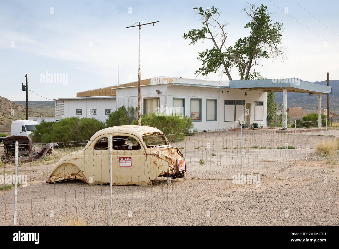 Old car and gas station, Route 66, Truxton, Arizona Stock Photo Alamy