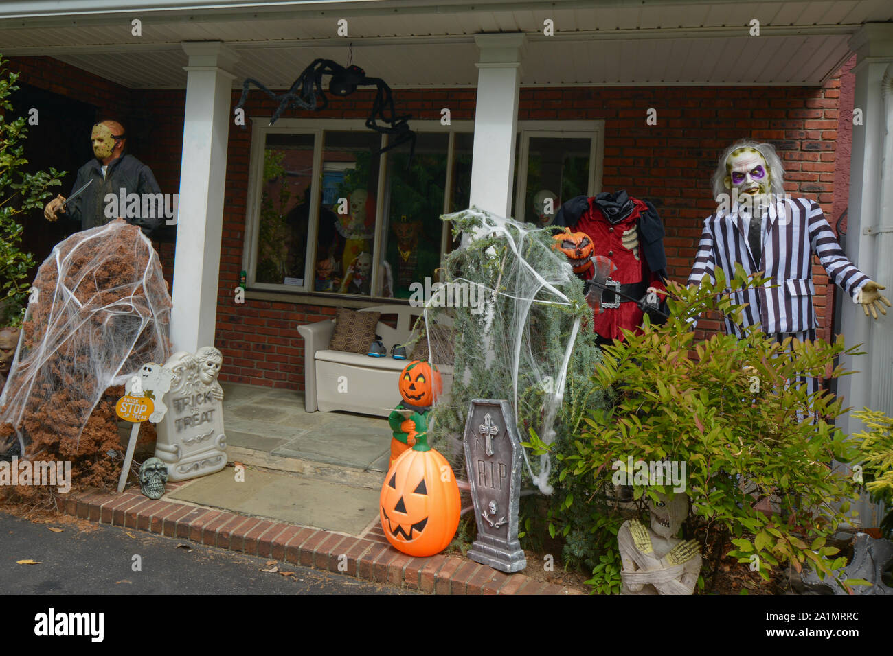 In The United States Halloween Is On October 31st Activities Include Trick Or Treating Costume Parties Carving Pumpkins And Watching Horror Movies Stock Photo Alamy