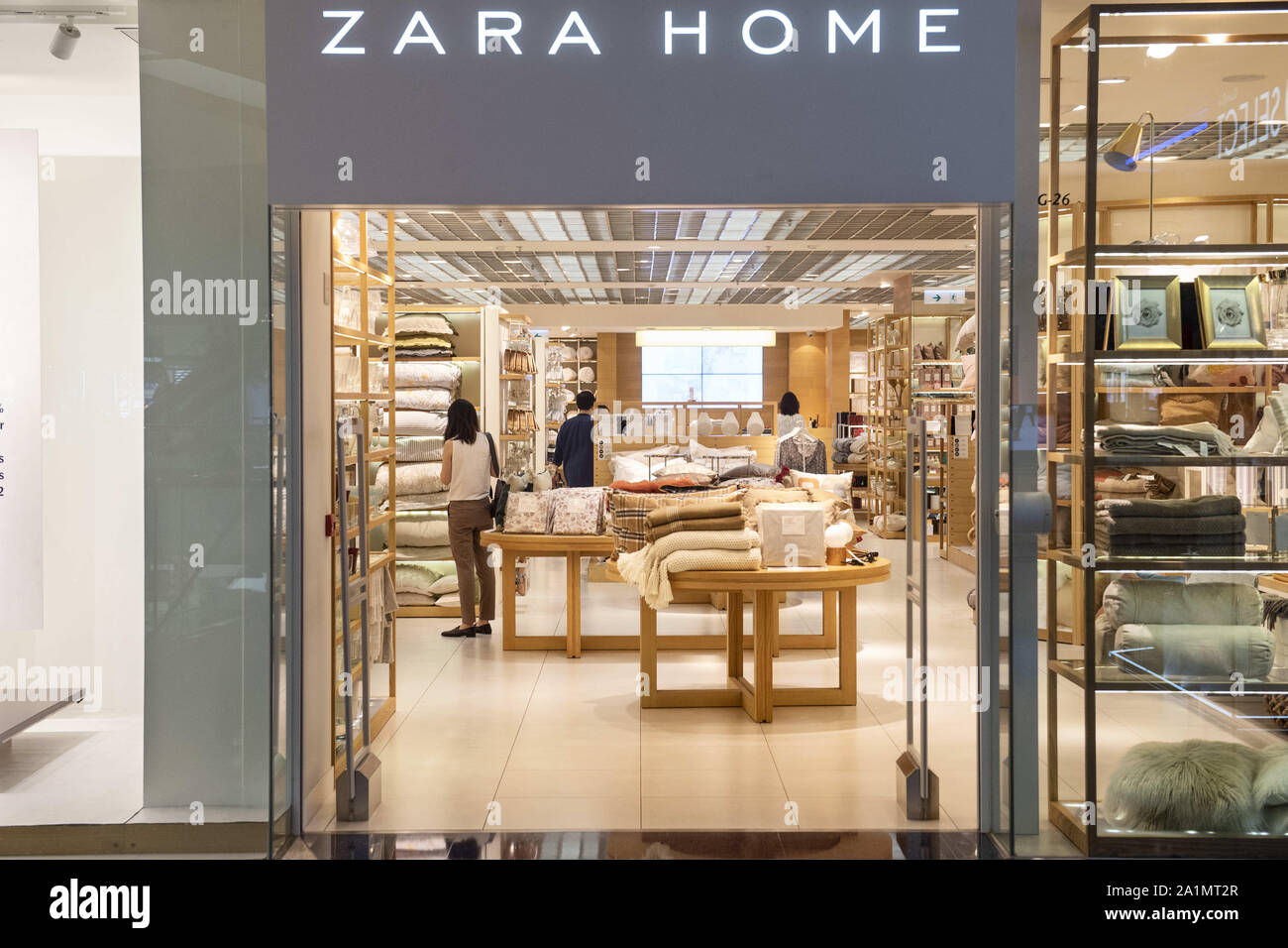 Hong Kong, China. 23rd Sep, 2019. Spanish Inditex group dedicated to the  manufacturing of furniture and home textiles, Zara Home, store seen in Hong  Kong. Credit: Budrul Chukrut/SOPA Images/ZUMA Wire/Alamy Live News