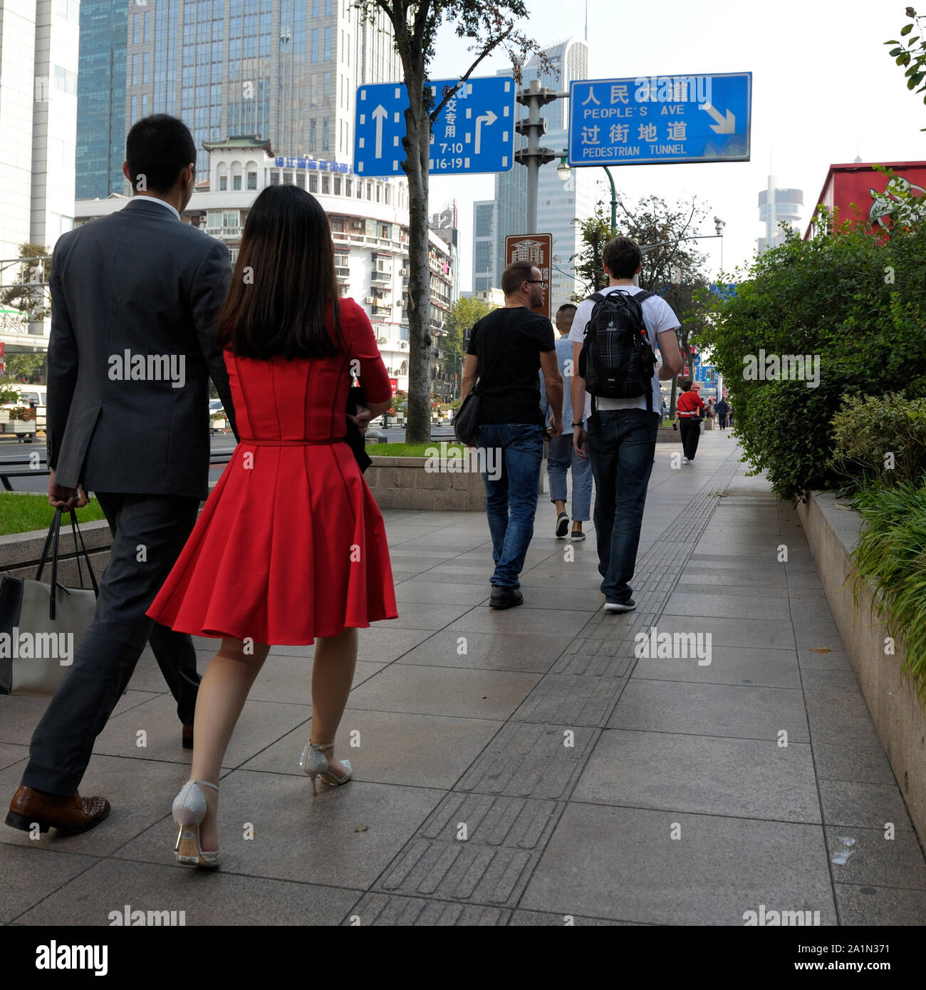 Fashionable clothes in Chinese cities; Modische Kleidung in chinesischen Städten Stock Photo