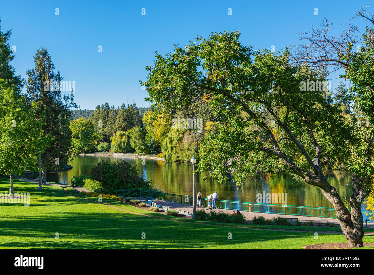 Oregon, Bend, Downtown, Drake Park, Mirror Pond Stock Photo Alamy