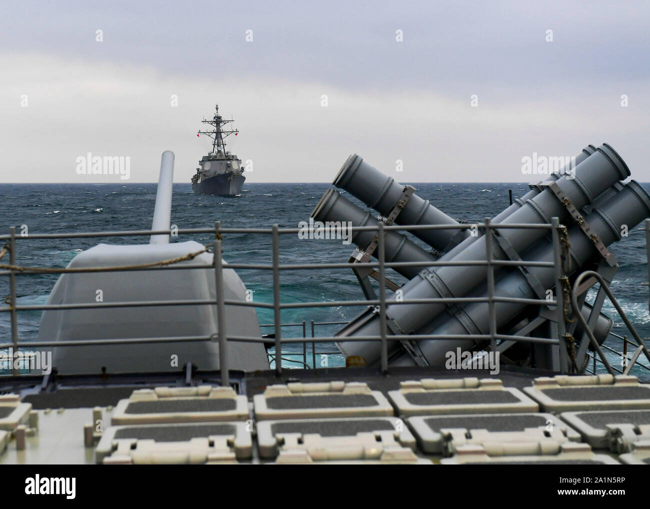 Arleigh burke class guided missile destroyer uss farragut ddg hi-res ...