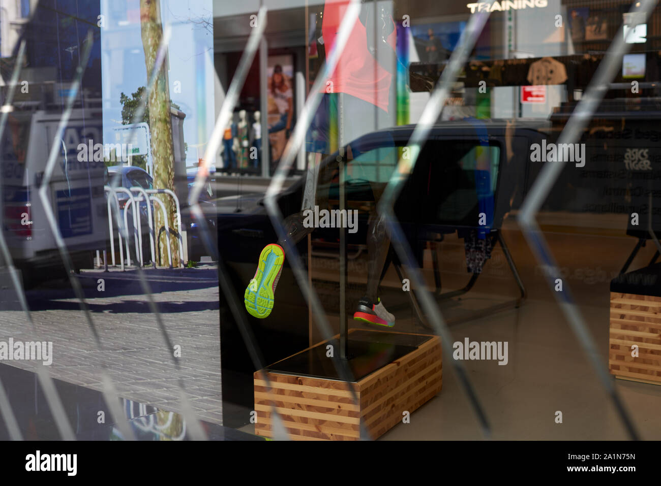 Sports and fitness store in New York Stock Photo Alamy