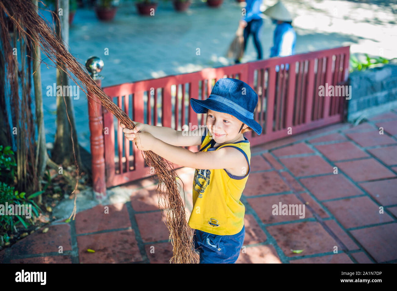 the travelers root backpack
