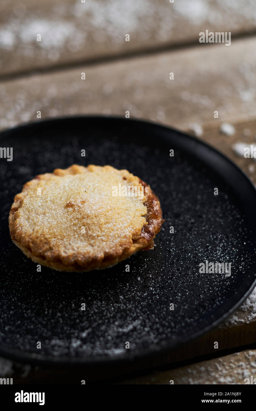 Mince pie hi-res stock photography and images - Alamy