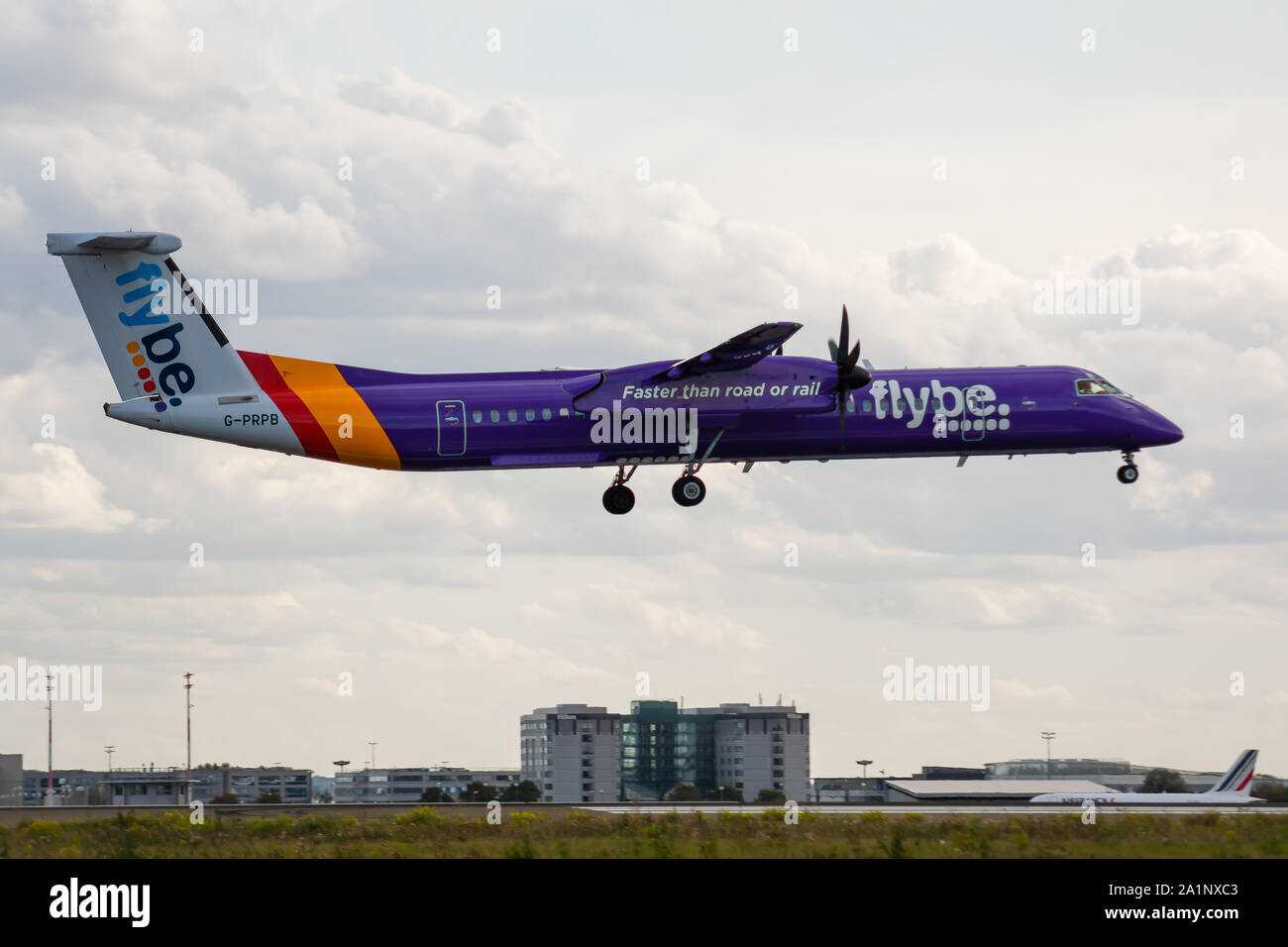G-PRPB, September 23, 2019, De Havilland Canada Dash 8-400-4333 landing at Paris Roissy Airport at the end of flight Flybe BE3505 from Exeter Stock Photo