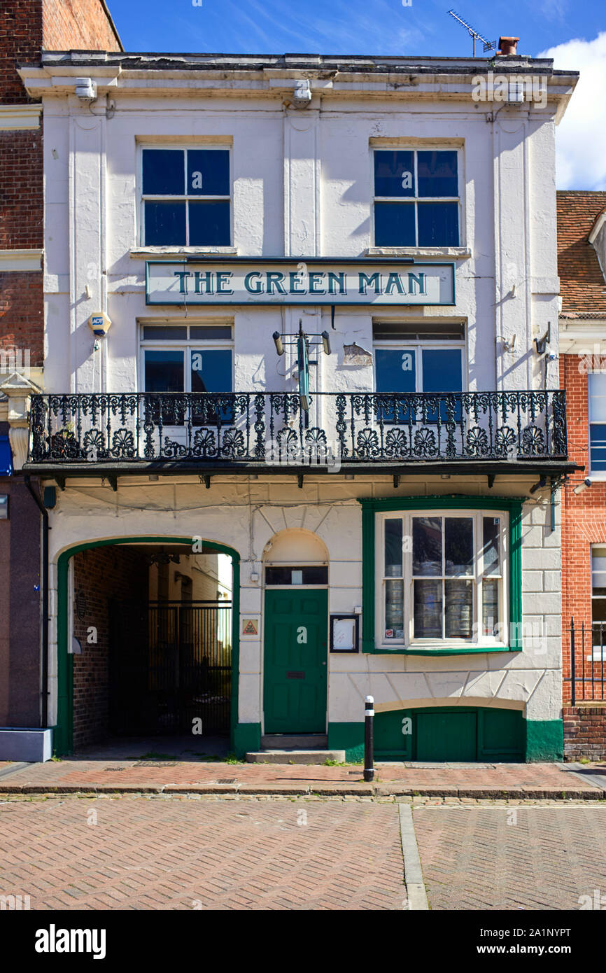 The Green Man a closed down pub in the centre of Aylesbury Stock Photo