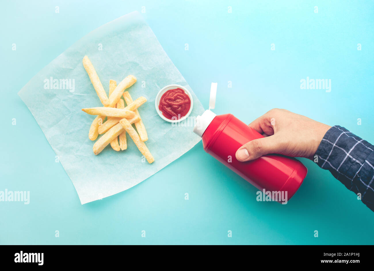 Squeezing ketchup hires stock photography and images Alamy