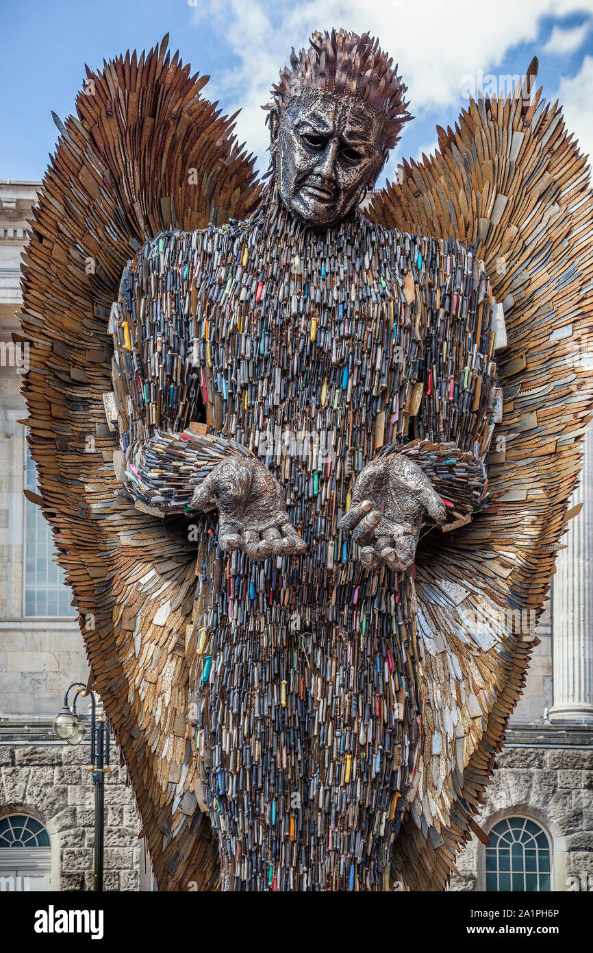 The Knife Angel in Victoria Square. Representing Birmingham's determination to address knife crime and cement its reputation as a city of peace. Stock Photo