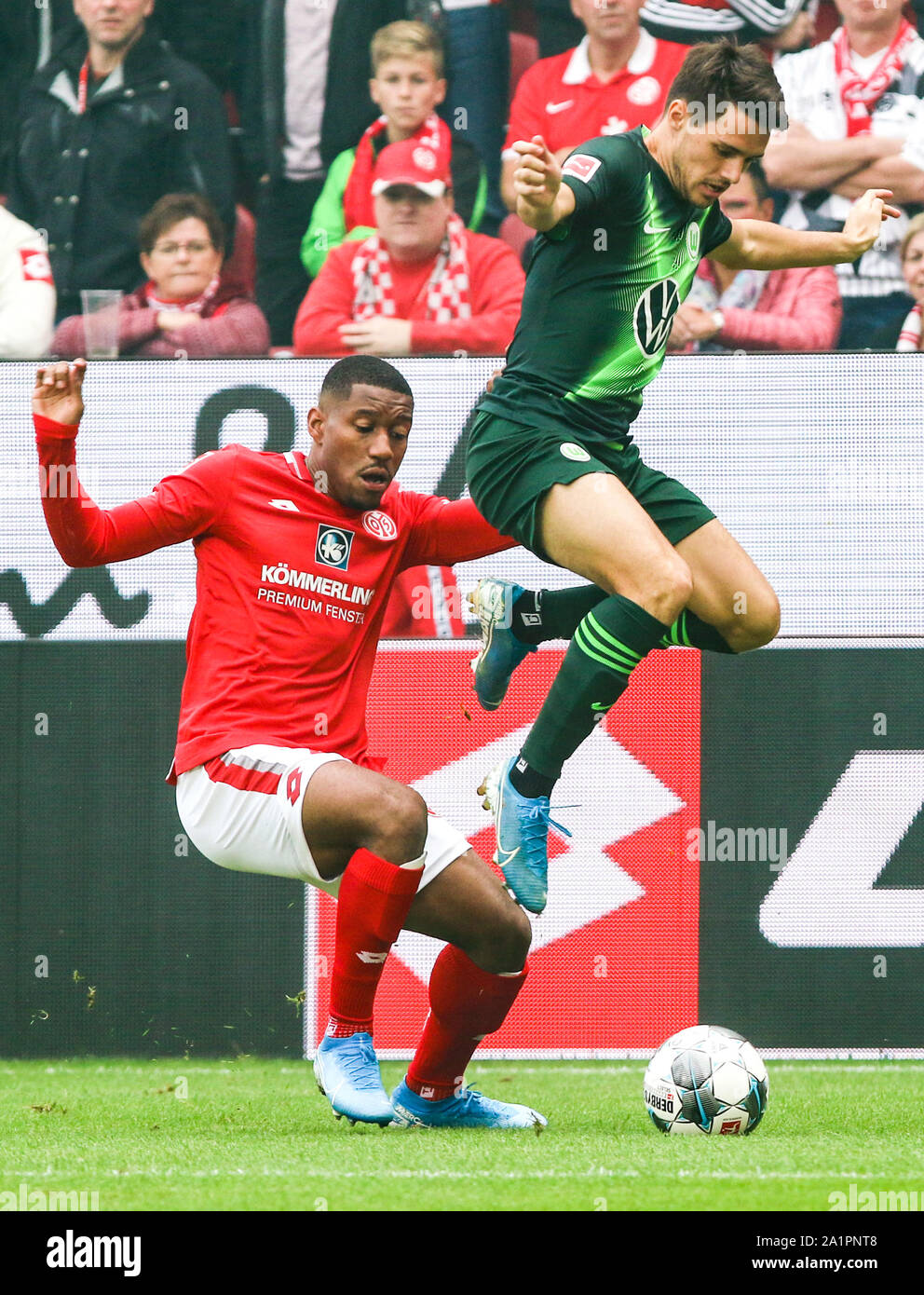 Mainz Germany 28th Sep 2019 Soccer Bundesliga Fsv Mainz 05 Vfl Wolfsburg 6th Matchday In The Opel Arena Ronael Pierre Gabriel L From Mainz In A Duel With Josip Brekalo From Wolfsburg