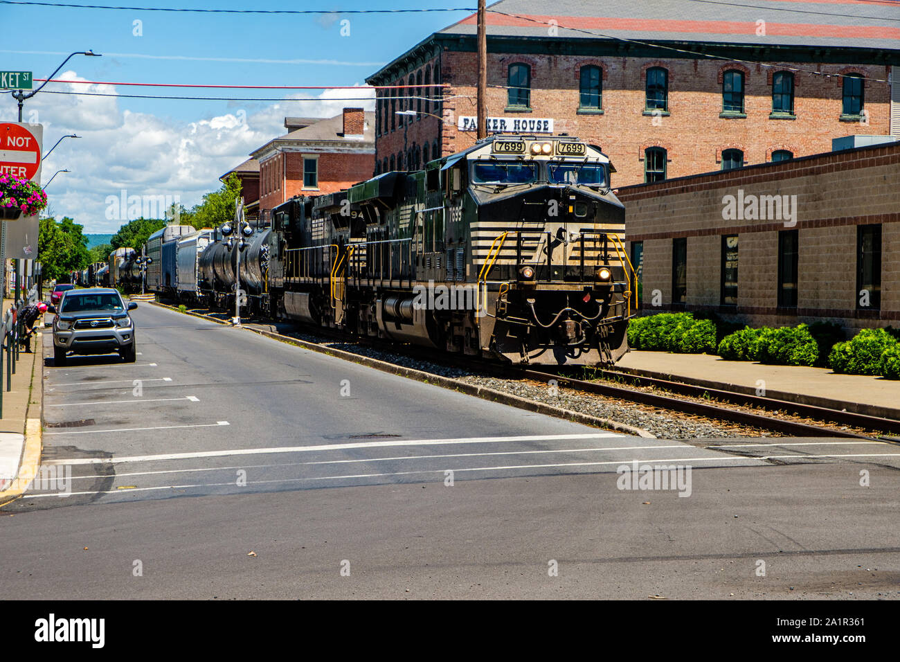 norfolk southern train in pennsylvania alamy stock photo norfolk southern train in pennsylvania alamy stock photo