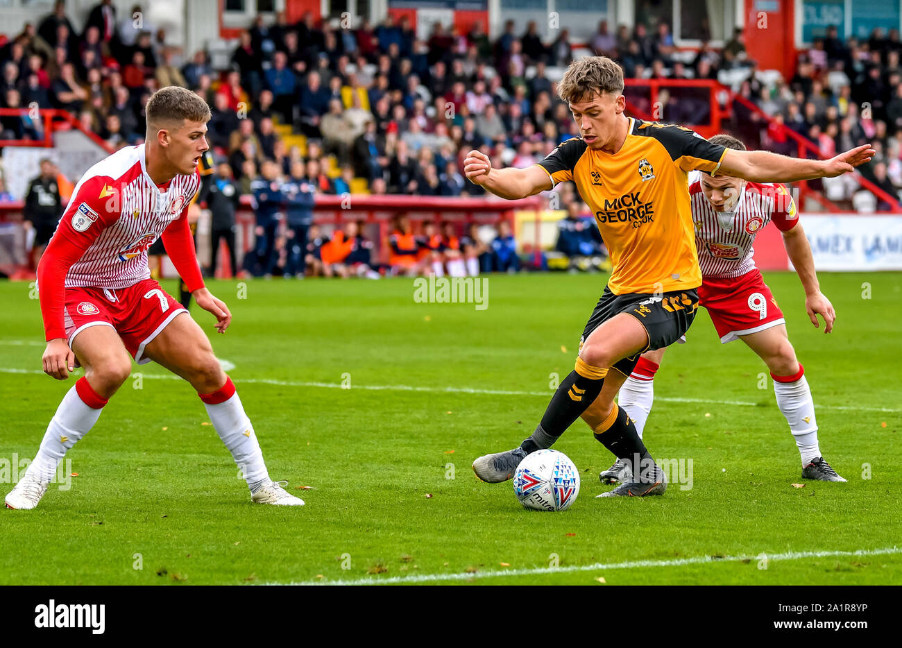 Stevenage, UK. 28th Sep, 2019. Luke Hannant of Cambridge United FC with the ball during the EFL Sky Bet League 2 match between Stevenage and Cambridge United at the Lamex Stadium, Stevenage, England on 28 September 2019. Photo by Phil Hutchinson. Editorial use only, license required for commercial use. No use in betting, games or a single club/league/player publications. Credit: UK Sports Pics Ltd/Alamy Live News Stock Photo