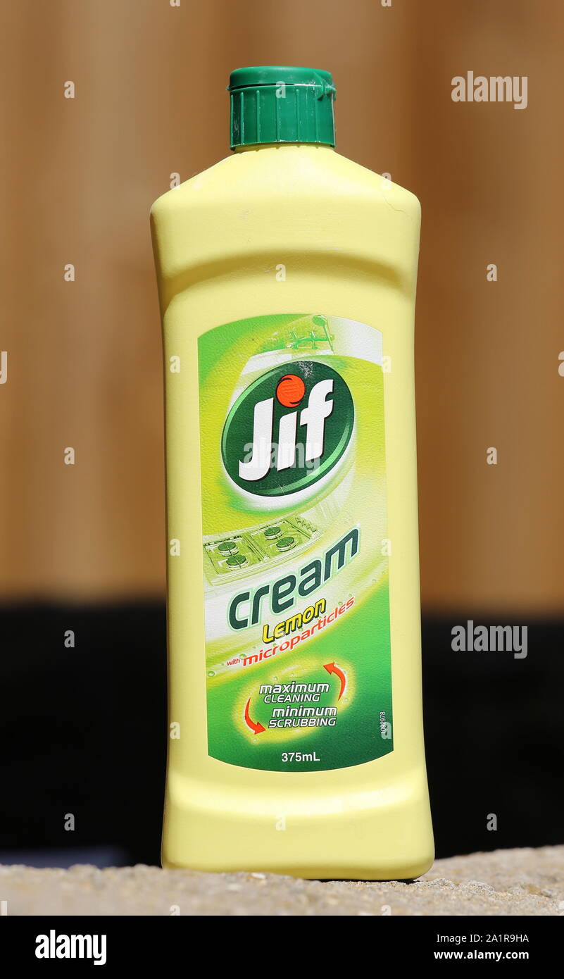 POZNAN, POLAND - Nov 25, 2017: The Cif Cream cleaning product for kitchen  and bathroom in a plastic bottle Stock Photo - Alamy