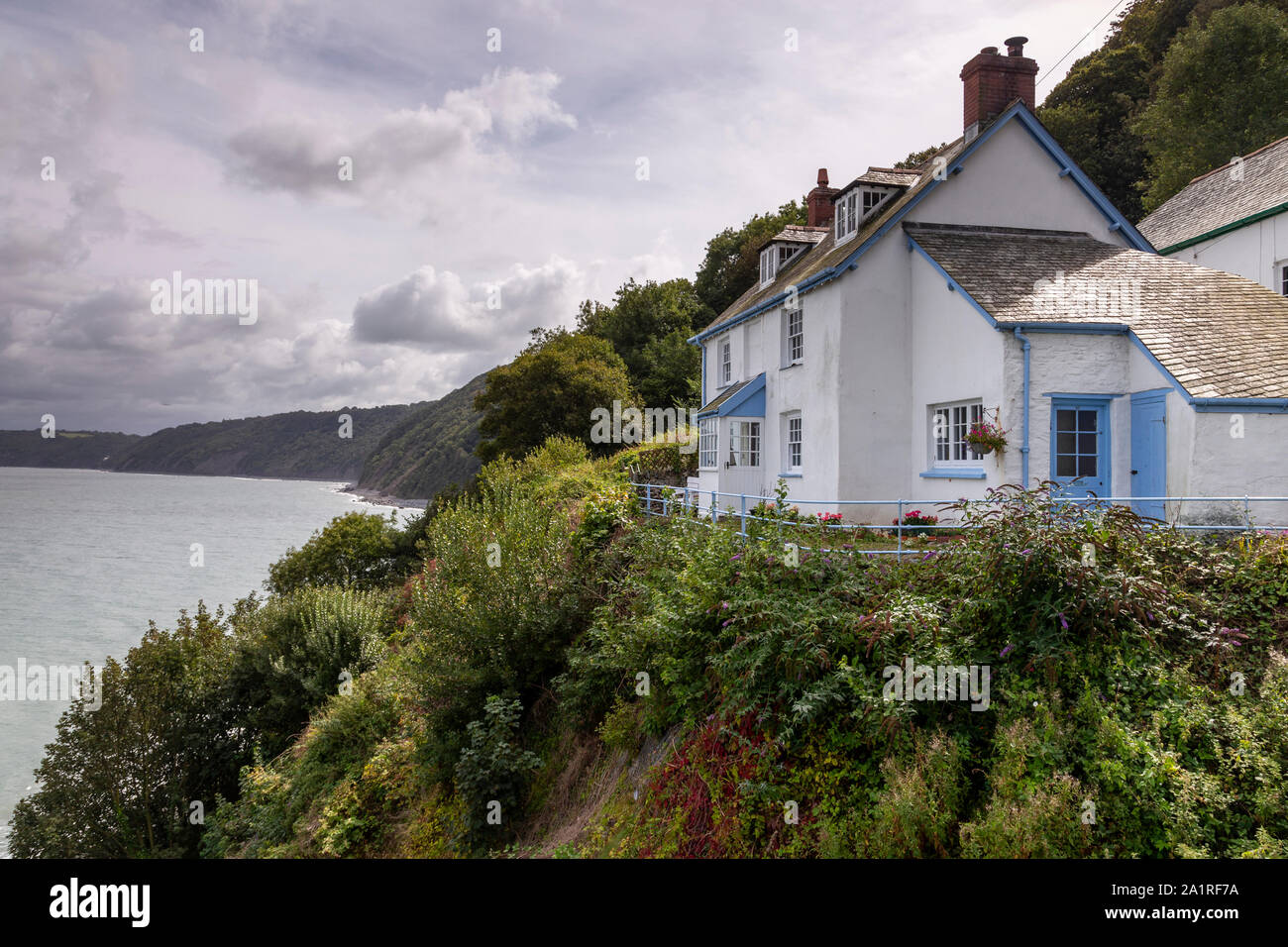 House on a cliff hi-res stock photography and images - Alamy, image size:1300x956
