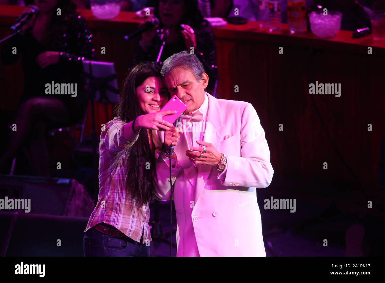 el principe d ela cancion mexicana Jose Jose y Cristian Castro durante