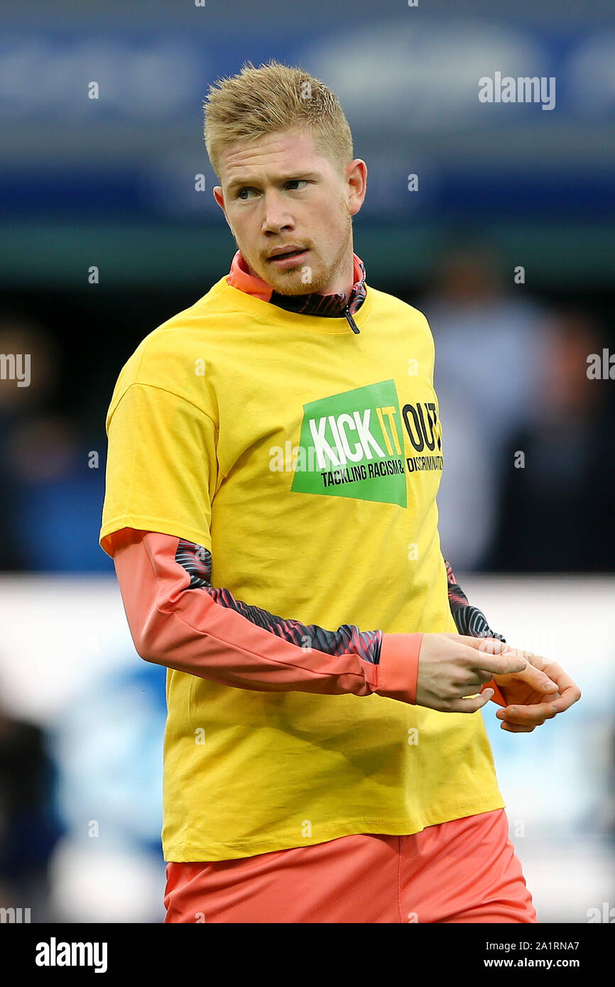 Liverpool, UK. 28th Sep, 2019. Kevin De Bruyne of Manchester City during  the warm up wearing a 'kick it out' t-shirt . Premier League match, Everton  v Manchester City at Goodison Park