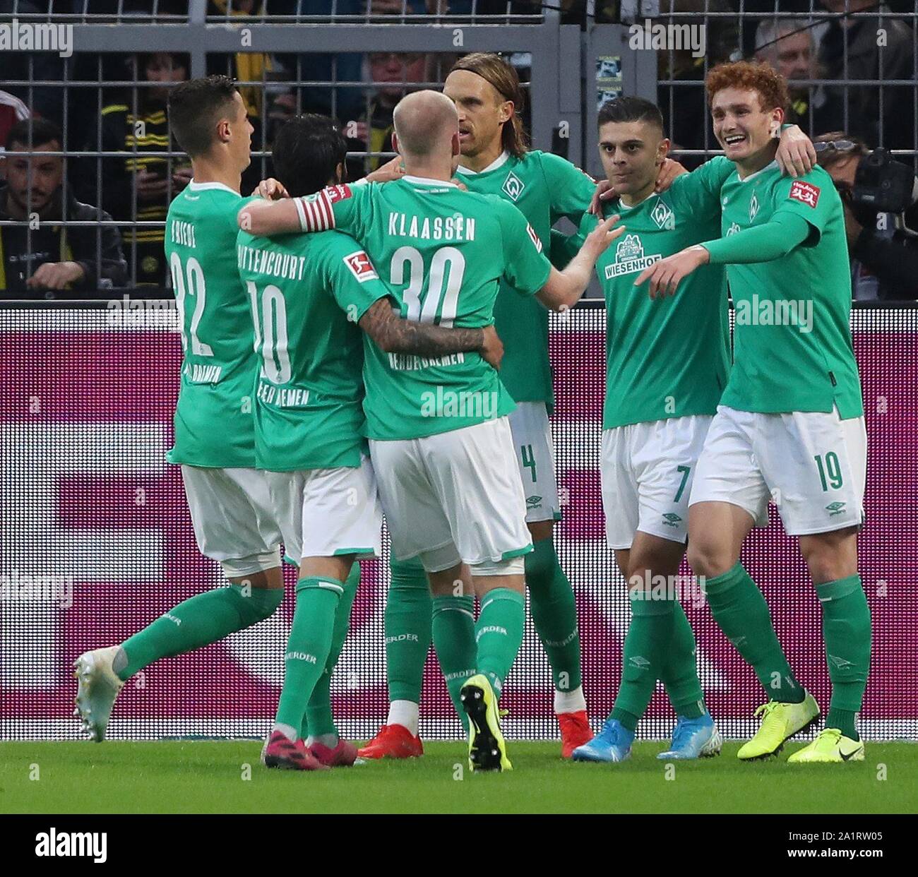 Dortmund Germany 28th Sep 2019 Firo 28 09 2019 Football 1 Bundesliga Season 2019 2020 Bvb Borussia Dortmund Sv Werder Bremen 2 2 Jubilation Around Milot Rashica Bremen 0 1 Usage Worldwide Credit Dpa Alamy Live News Stock Photo Alamy