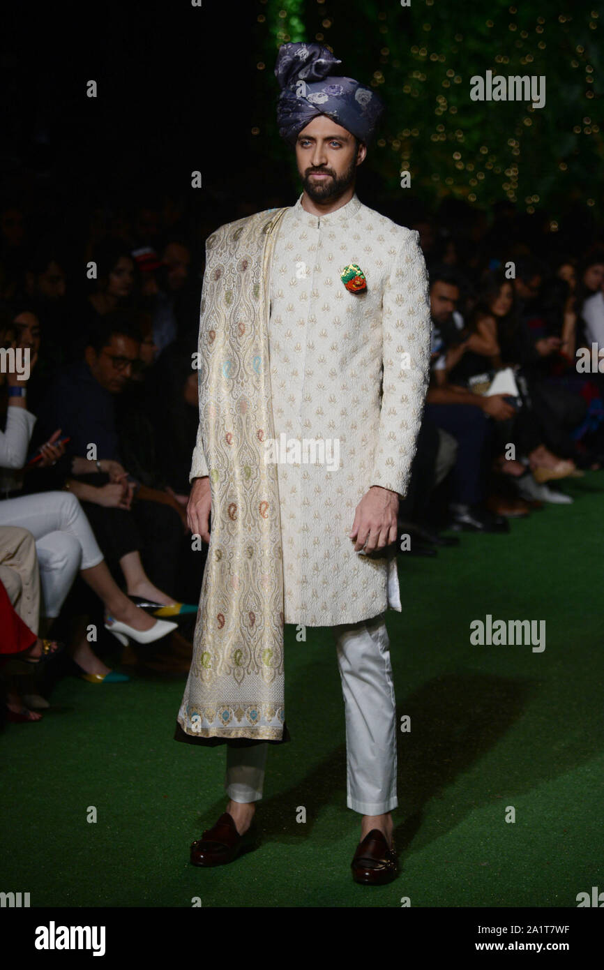Hsy sherwani cheap 2019