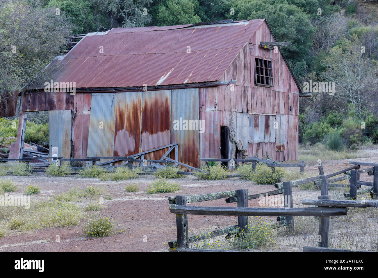 English Camp Barn. Old corrugated sheet metal barn used in Mercury Mining at Almaden Quicksilver County Park Stock Photo