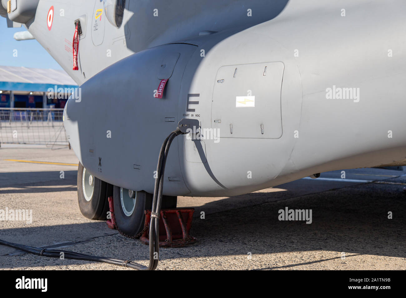 Main landing gear of military airplane Stock Photo Alamy