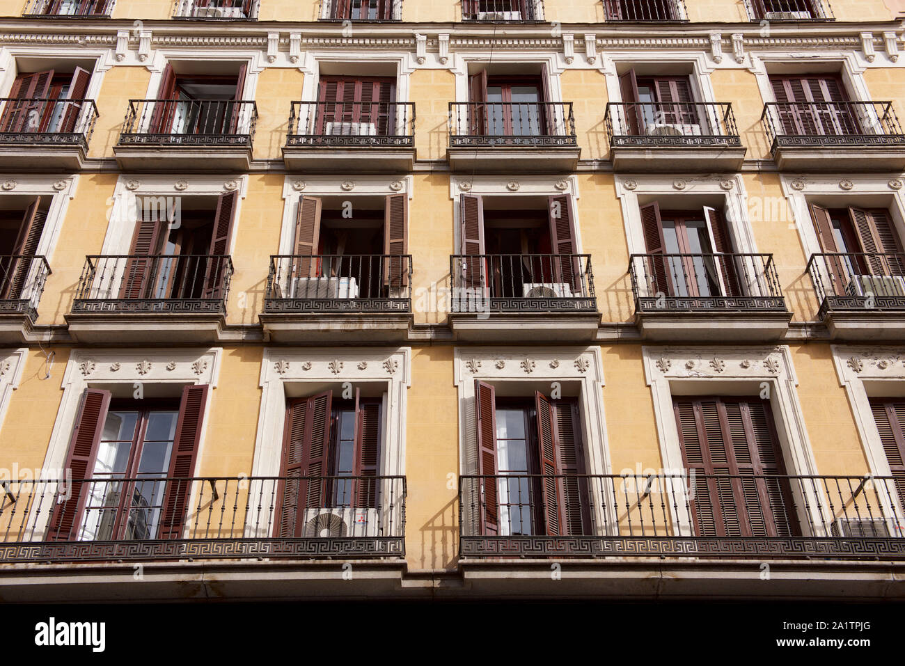 Detail of building showing pattern of windows Stock Photo - Alamy