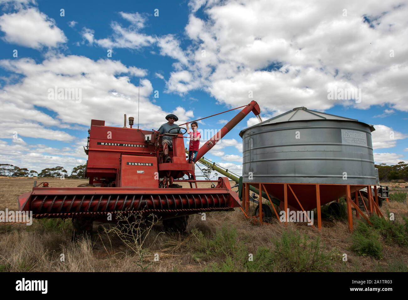 Wheat silo australia hires stock photography and images Alamy